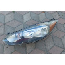 Фара ліва дефект кріплення fiesta usa D2BZ13008L