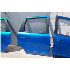 двері задні праві Nissan Note e11 color bv4