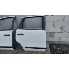 двері задні праві Nissan Note e11 color 326 матовий молдинг