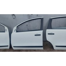 двері ліві передні nissan note e11 color 326 цілі