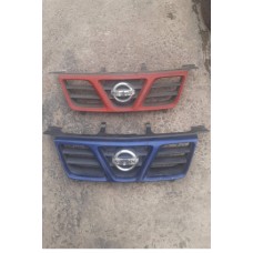 решетка радиатора синя t30 2001-  623108H700