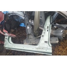 порог лівий nissan tiida c11